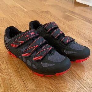 Spin Shoes with SPD Cleats